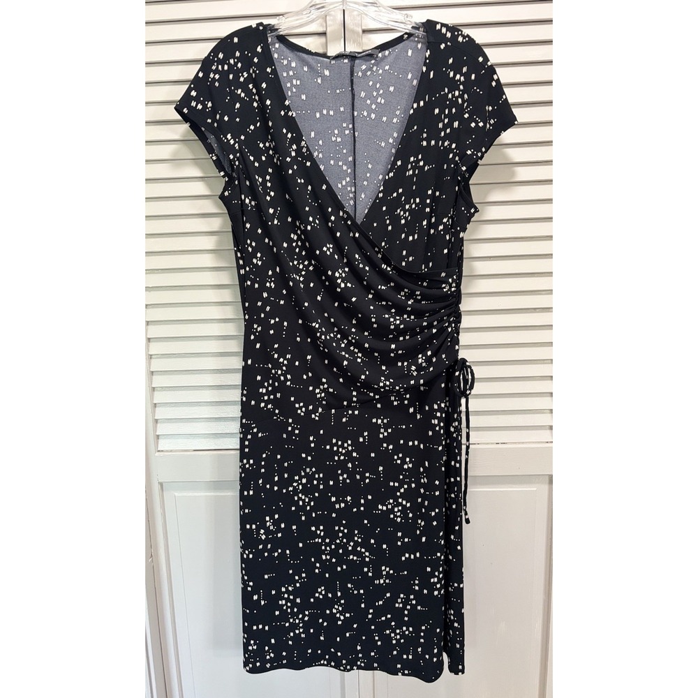 Jones Wear Dress Black/Tan Geo Wrap Front‎ Tie Gathered Dress Size 12 Cap Sleeve